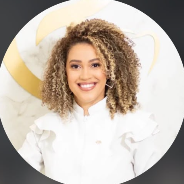 Dra. Cláudia Teles · Odonto & Estética