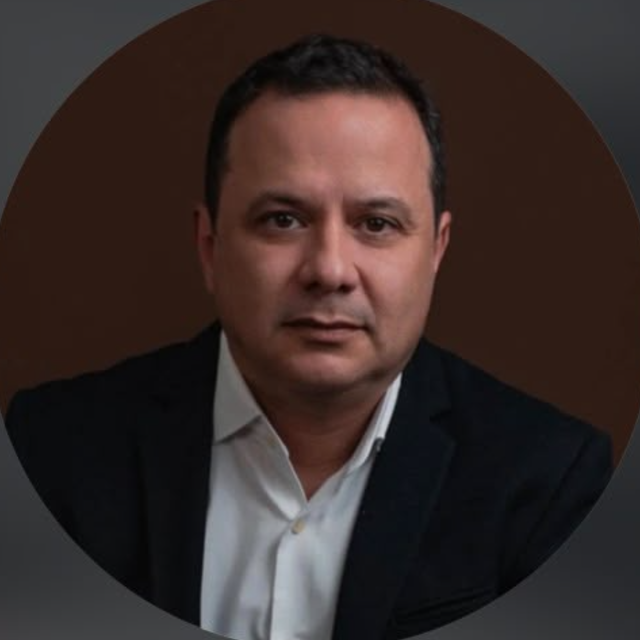 Dr. Alexandre Paiva