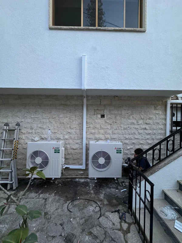 Unidade de ar condicionado instalada